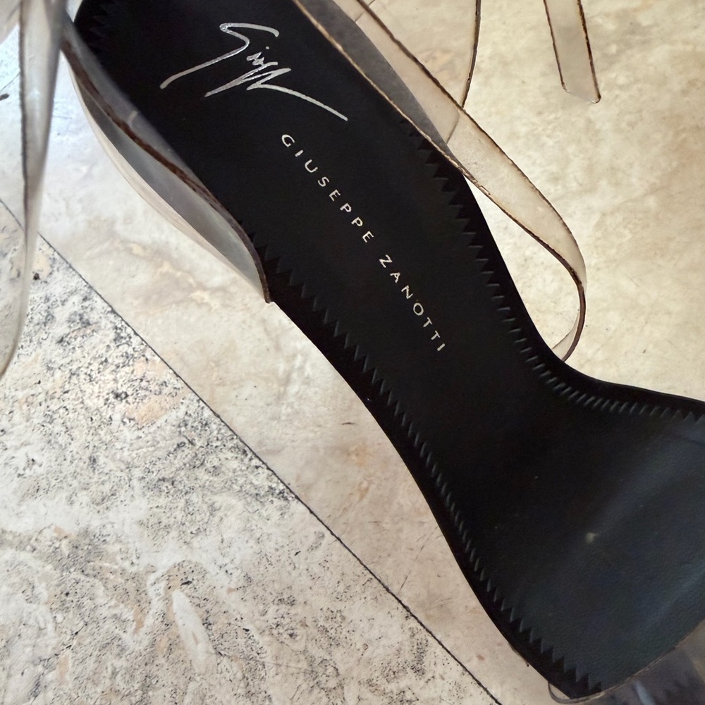 Giuseppe Zanotti Peony - Picture 3 of 6